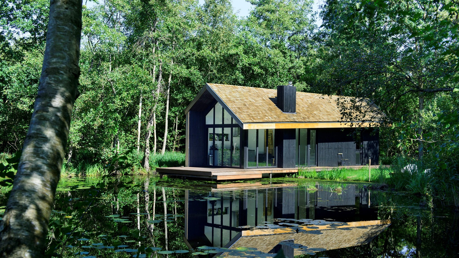 Compacte houten vakantiewoning in Wijdemeren