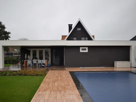 moderne woning en verblijf zwembad Zwarte Mees Bulko