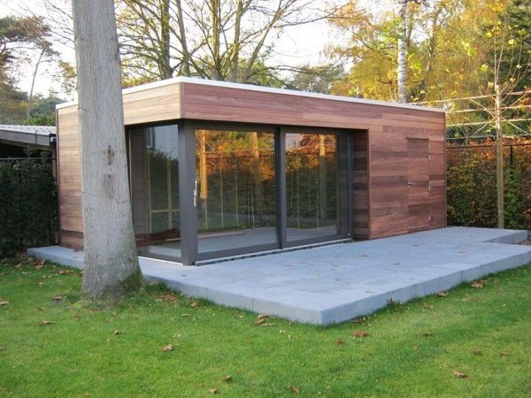 zijaanzicht-houten-tuinkantoor-thermowood-virginia.jpg